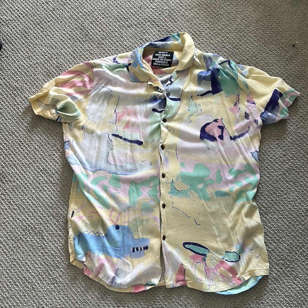 Like new Mad minds button down shirt size large